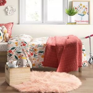 TARGET Pillowfort Shag Faux Fur Round Rug 36”inches‎ Blush Pink